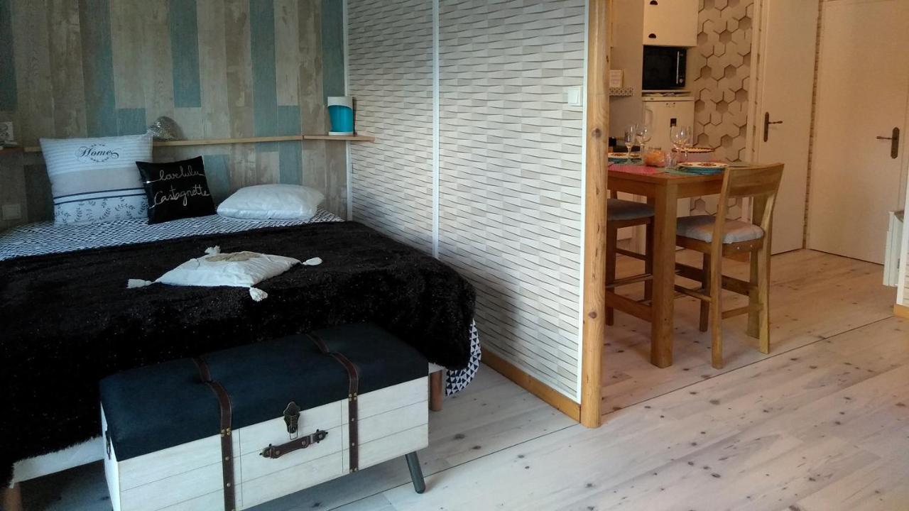 Le Haut Village Chambre D'Hotes Mobi-Loft Cosy Sauna ,Douche ,Chromotherapie Arrest Exterior photo
