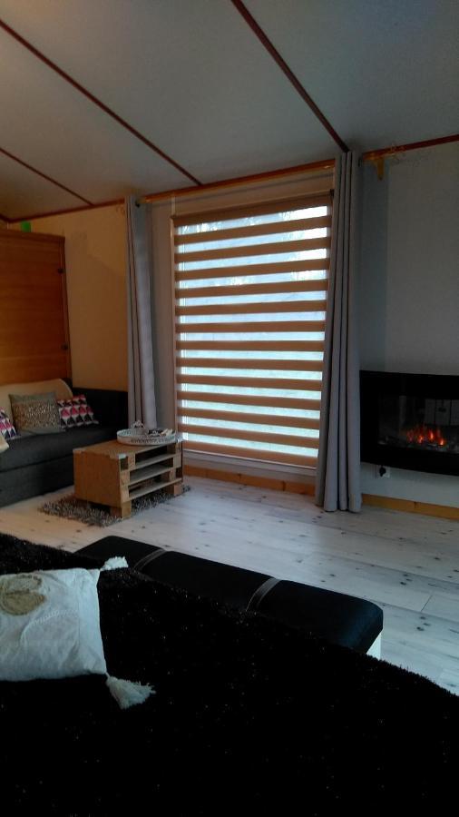 Le Haut Village Chambre D'Hotes Mobi-Loft Cosy Sauna ,Douche ,Chromotherapie Arrest Exterior photo